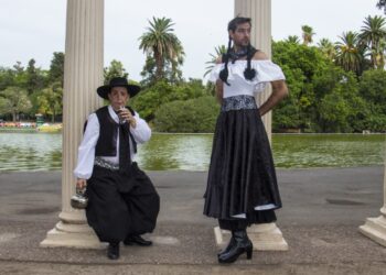 Gauchos reversibles, teatro en Rosario