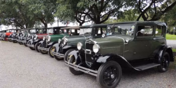 Encuentro de autos antiguos y clásicos en Casilda